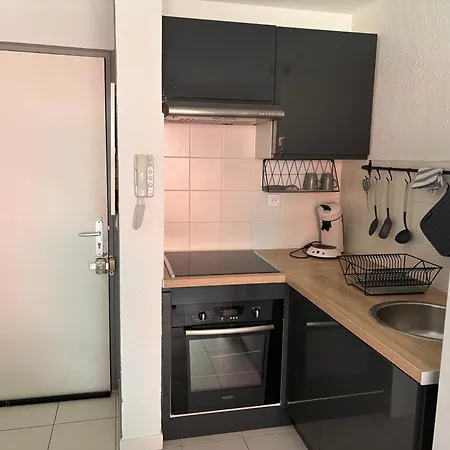 Classe 3 Etoiles Cosy Sur Proche De Toutes Commodites, Parking Prive Apartamento