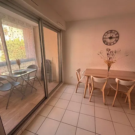 Classe 3 Etoiles Cosy Sur Proche De Toutes Commodites, Parking Prive