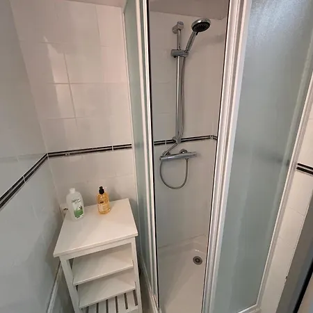Classe 3 Etoiles Cosy Sur Proche De Toutes Commodites, Parking Prive 아파트