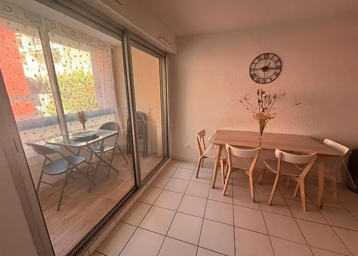 Classe 3 Etoiles Cosy Sur Proche De Toutes Commodites, Parking Prive